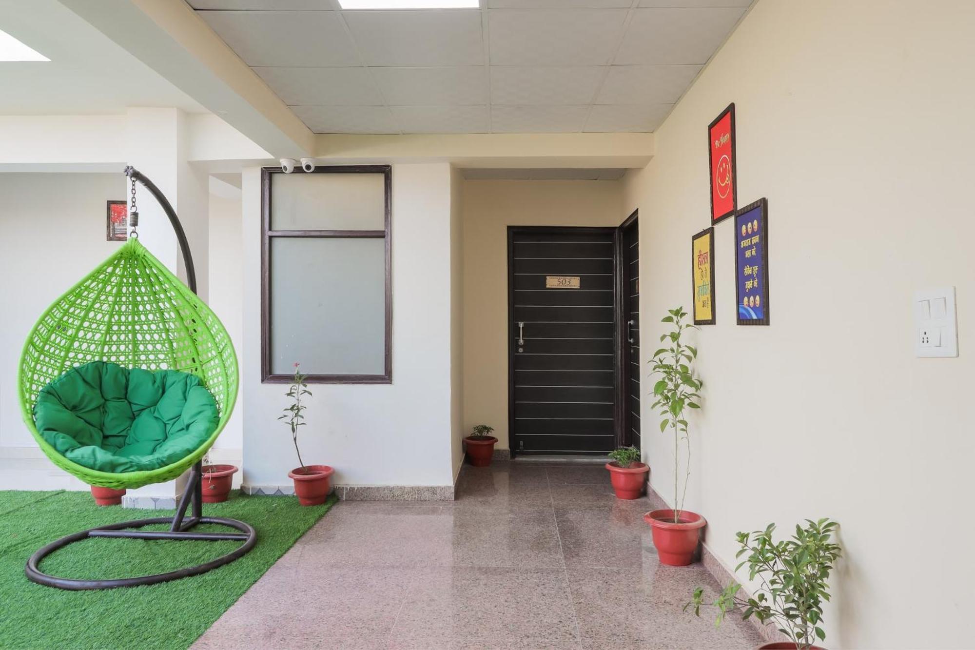 Hotel O Maharaja Gold New Delhi Exterior photo